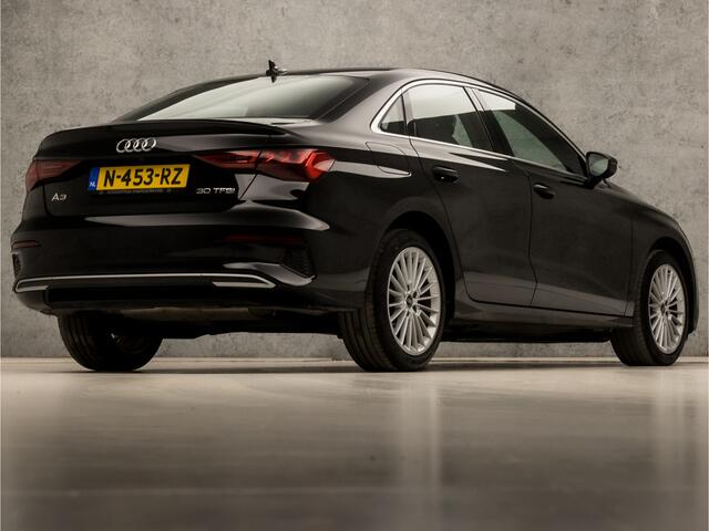 Audi A3 Limousine 30 TFSI Sport Automaat (GROOT NAVI, APPLE CARPLAY, CAMERA, ADAPTIVE CRUISE, LM VELGEN, DIGITAAL DASHBOARD, SPORTSTOELEN, NIEUWE APK, NIEUWSTAAT)