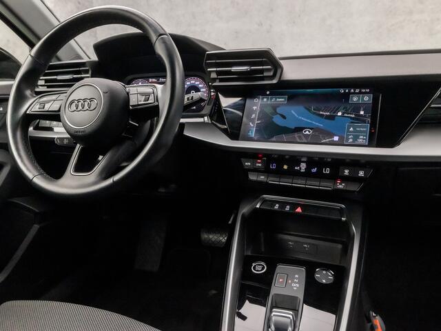 Audi A3 Limousine 30 TFSI Sport Automaat (GROOT NAVI, APPLE CARPLAY, CAMERA, ADAPTIVE CRUISE, LM VELGEN, DIGITAAL DASHBOARD, SPORTSTOELEN, NIEUWE APK, NIEUWSTAAT)