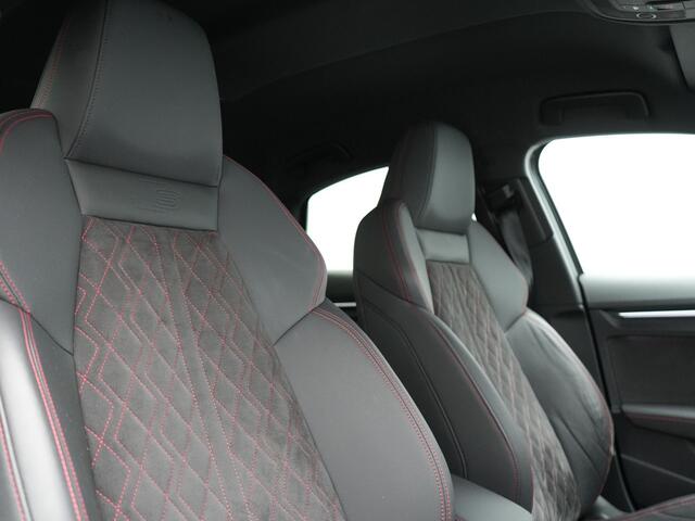 Audi A3 Limousine 35 TFSI S Line 150pk Dealer O.H | Adaptive Cruise | Alcantara Sportstoelen Verwarmd | Keyless | Apple Carplay | S Line Sportstuur | Navigatie | Virtual | DAB | 18"L.M |