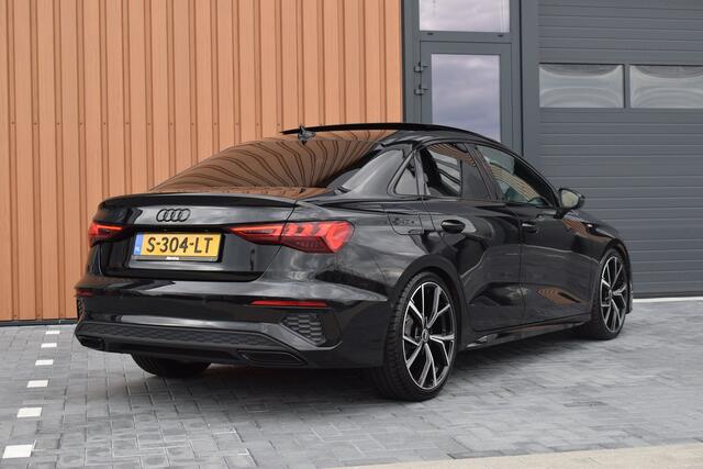 Audi A3 Limousine 35 TFSI 150pk S-tronic S-line | Pano | LED | 19"