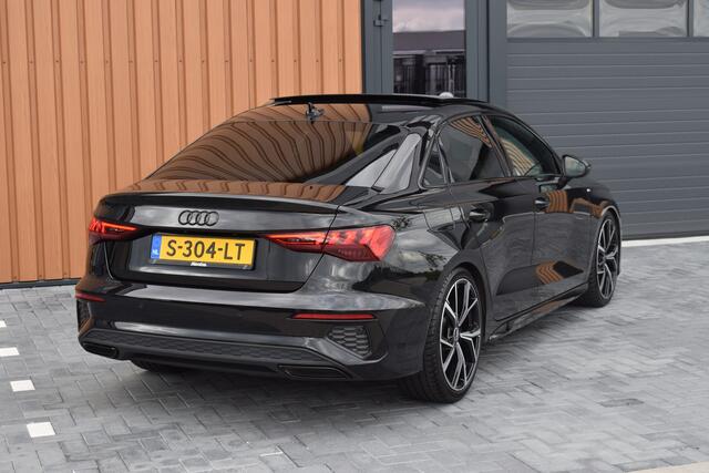 Audi A3 Limousine 35 TFSI 150pk S-tronic S-line | Pano | LED | 19"