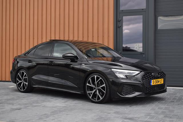 Audi A3 Limousine 35 TFSI 150pk S-tronic S-line | Pano | LED | 19"