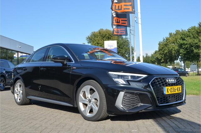 Audi A3 Limousine 35 TFSI 3x S-Line Virtual cockpit | Afgevlakt stuur | Carplay | a.Camera | DAB | LED koplampen