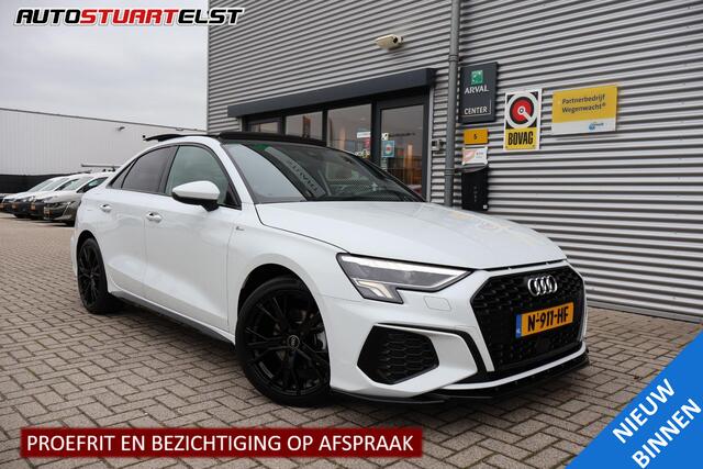 Audi A3 Limousine 30 TFSI S edition NL-Auto | Volledig Onderh. | 1e Eigenaar | PANO | BTW | Maxton | Matrix LED | Stoelverwarming | Pre Sense | Climate | Keyless | Carplay | Navi | PDC |
