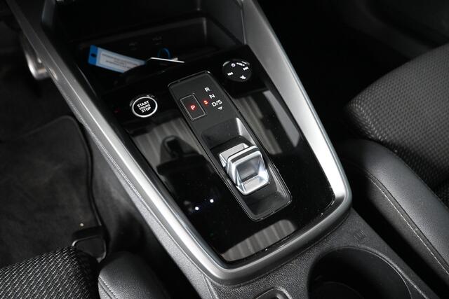 Audi A3 Limousine 30 TFSI Automaat 3x S-Line Panoramadak Stoelverwarming Rijklaarprijs Inruil Mogelijk!