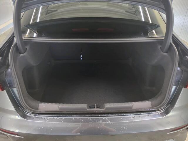 Audi A3 Limousine 30 TFSI S edition | Navi | Virtual | Stoel Verwarming |