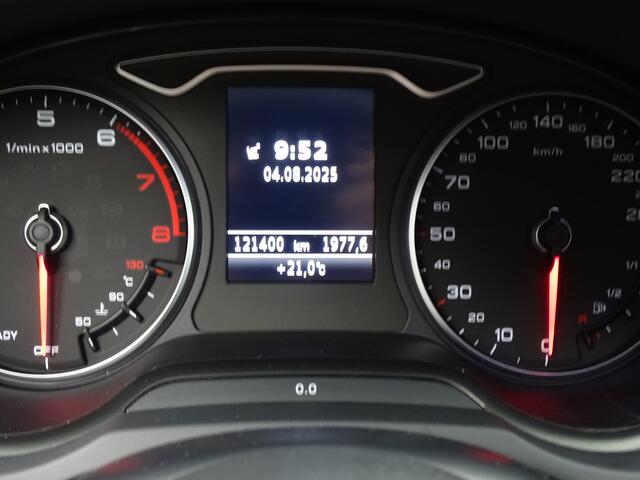 Audi A3 Limousine 35 TFSI Advance Sport Automaat, Privacy glas, Sportstoelen, Trekhaak-Dealer onderhouden