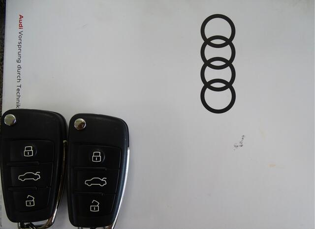 Audi A3 Limousine 35 TFSI Advance Sport Automaat, Privacy glas, Sportstoelen, Trekhaak-Dealer onderhouden