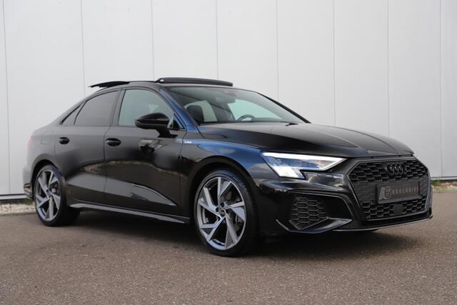 Audi A3 Limousine 35 TFSI S edition 150PK Automaat Panoramadak Virtual 19 inch LMV LED Matrix B&O Audio Black Optic RS Sportstoelen Stoelverwarming Achteruitrijcamera
