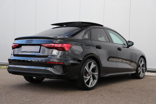 Audi A3 Limousine 35 TFSI S edition 150PK Automaat Panoramadak Virtual 19 inch LMV LED Matrix B&O Audio Black Optic RS Sportstoelen Stoelverwarming Achteruitrijcamera