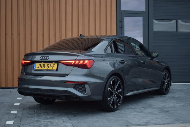 Audi A3 Limousine 35 TFSI 150pk S-tronic S-line | ACC | Carplay | Sfeer | LED | 19"