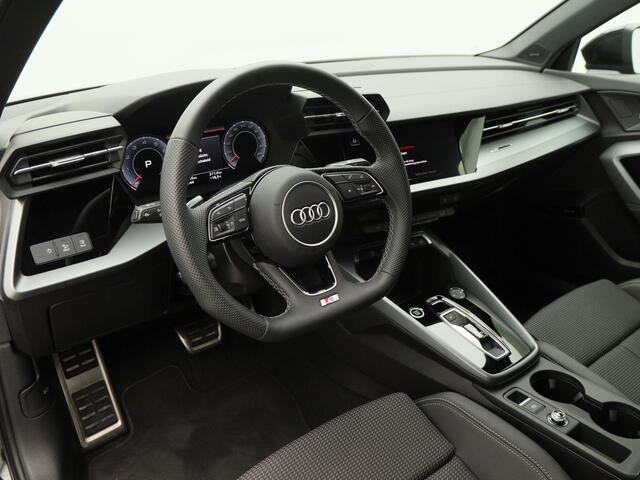 Audi A3 Limousine | 30 TFSI | S edition | | 18 inch velgen | Privacyglas | Sonos 3d | Zwart optiek |
