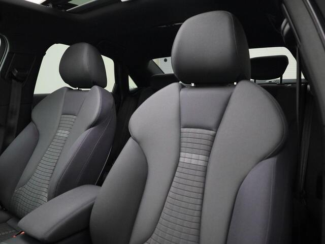 Audi A3 Limousine 35 TFSI/150PK S-tronic S Line · Panoramadak · Trekhaak · Camera + Parkeersensoren