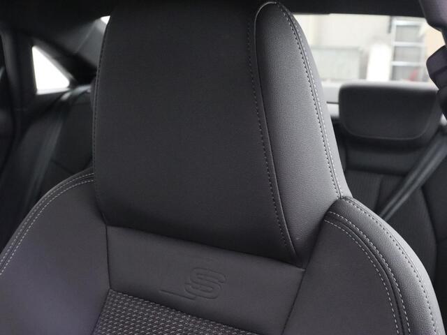 Audi A3 30 TFSI edition one | Stoelverwarming | Matrix LED | Virtual Cockpit | Carplay | Half leder | Navigatie | Parkeerhulp