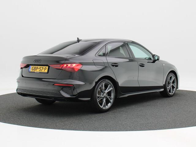 Audi A3 Limousine 30 TFSi Automaat S-Line | Zwart Optiek | LED | Keyless | Navigatiesysteem | CarPlay | Digitaal Dashboard | Adaptive Cruise | 18 Inch | 11.292 Km!!