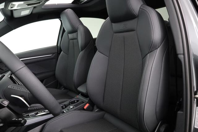 Audi A3 Limousine S edition 35 TFSI 150 pk | Panoramadak | Sonos Premium 3d | Lichtpakket Pro Ambient Light