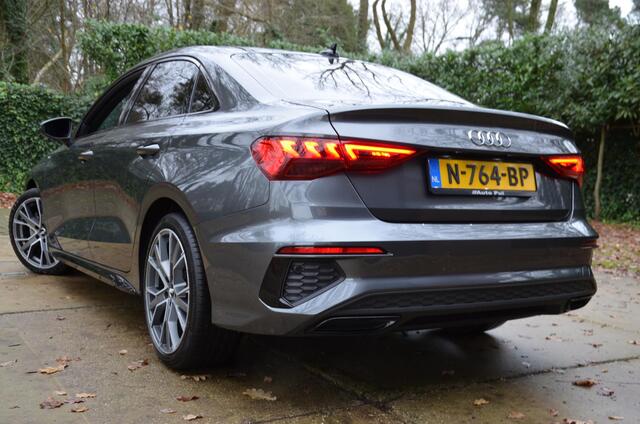 Audi A3 Limousine 35 TFSI S Line edition Automaat/Ecc/Pdc/Virtual-Dashbord/Navi/Adaptive Cr-Controle/18-Inch Lmv/Led