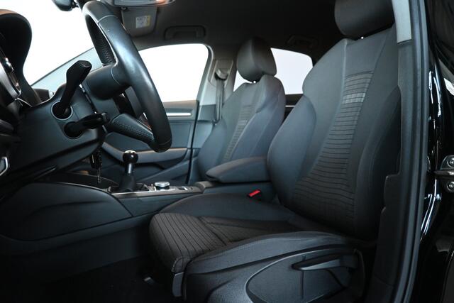 Audi A3 Limousine 35 TFSI CoD Advance Clima Navigatie Virtual Trekhaak Rijklaarprijs Inruil Mogelijk!