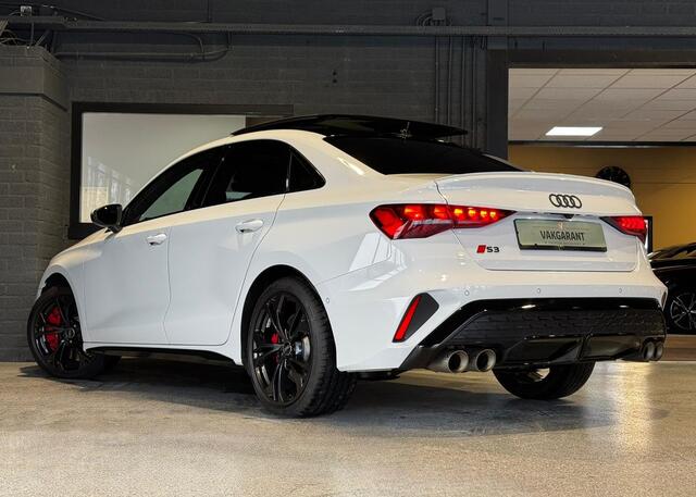 Audi A3 Limousine 2.0 TFSI S3 quattro |Pano |Akrapovic |SONOS |Alcantara |Sfeer |Camera |ACC