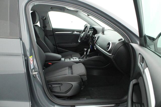Audi A3 Limousine 1.5 TFSI 150pk CoD Sport Trekhaak Xenon Stoelverwarming Navigatie Sportstoelen