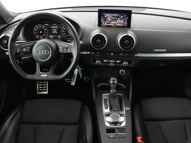 Audi A3 35 TFSI Advance Sport | Panoramadak | S-Line | Stoelverwarming | Half leder | Carplay | Virtual Cockpit | Navigatie | Cruise control | Full LED | DAB | Sportstoelen | Parkeerhulp