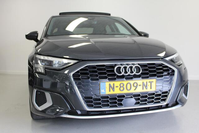 Audi A3 Limousine 30 TFSI Business edition | PANO-DAK | 17'LMV | SPORT-INT | DAB | CRUISE | CARPLAY | NAVI | GETINT-GLAS |