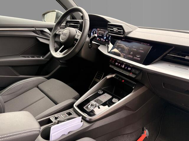 Audi A3 Limousine 30 TFSI 110Pk S Edition / Achteruitrijcamera