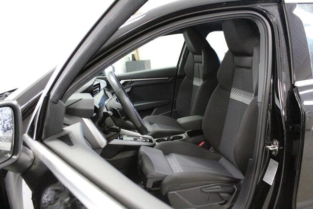 Audi A3 Limousine 35 TFSI Advanced edition | 1.5-150PK | ACC | DAB-RADIO | CARPLAY | NAVIGATIE | PDC | KEYLESS | CLIMA |