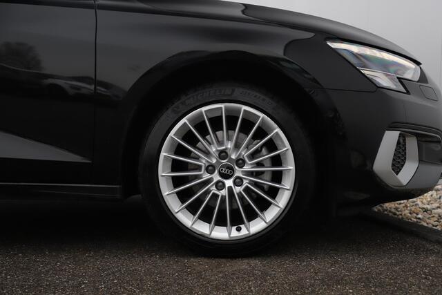 Audi A3 Limousine 30 TFSI Advanced edition Trekhaak Sportstoelen Navigatie Carplay Android Full LED 17 inch LMV Clima Adaptive Cruise
