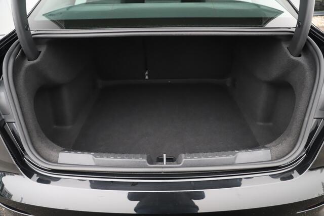 Audi A3 Limousine 30 TFSI Advanced edition Trekhaak Sportstoelen Navigatie Carplay Android Full LED 17 inch LMV Clima Adaptive Cruise