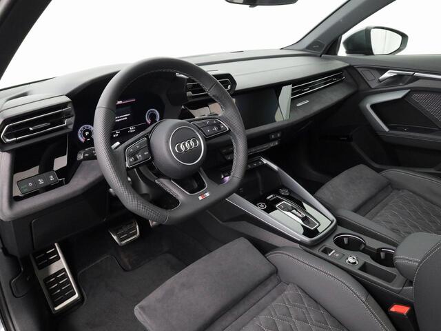 Audi A3 Limousine S edition 35 TFSI 150 pk | Glazen panoramadak | Sportstoelen zwart microvezel-kunstleder | SONOS Premium Sound System met 3D-geluid