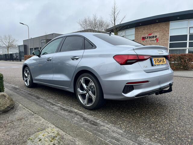 Audi A3 Limousine 35 TDI edition one | Adaptive Cruise Control | Trekhaak | Carplay | Digitaal Display | NAVI | Stoelverwarming