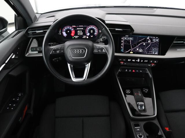 Audi A3 Limousine 30 TFSI Advanced edition | Stoelverwarming | Adaptive Cruise | Trekhaak | Carplay | LED | PDC | Navigatie | DAB