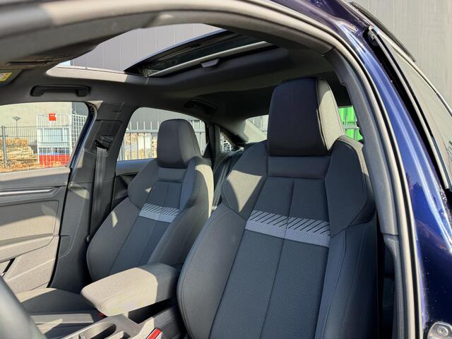 Audi A3 Limousine 35 TFSI Business edition 150PK S-tronic | Panorama dak | Trekhaak | Clima | Parkeer sensoren |