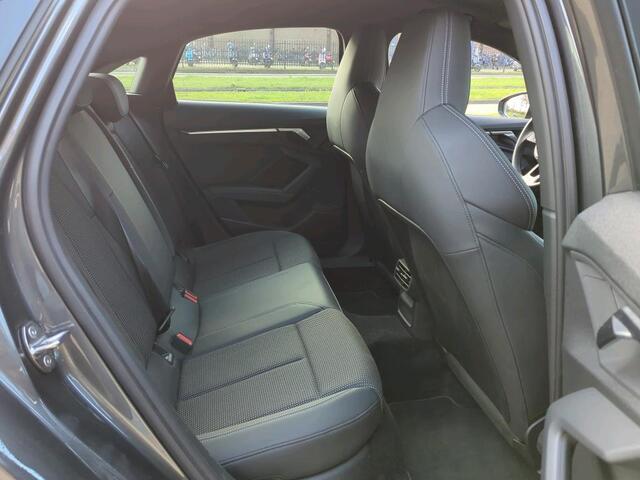 Audi A3 Limousine 30 TFSI S edition NL-AUTO | 1/2 LEDER | CARPLAY
