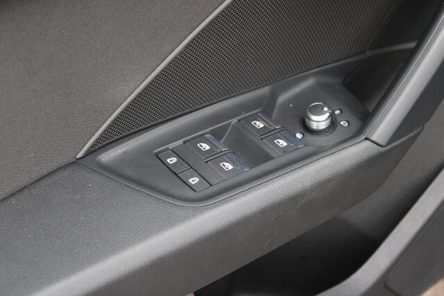 Audi A3 Limousine 30 TFSI Advanced edition//Navi//LED//Carplay!!