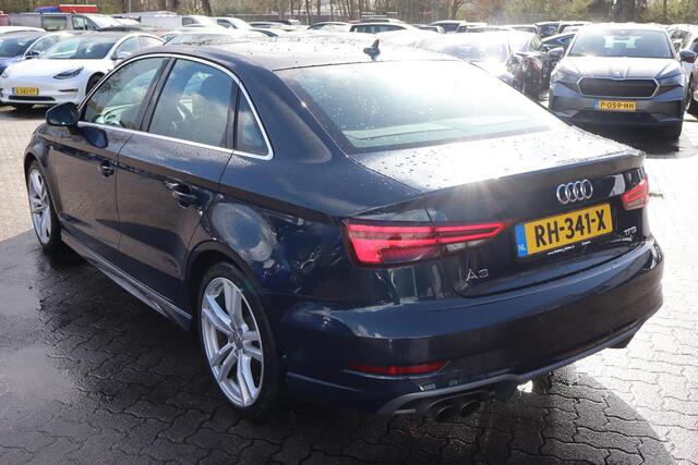 Audi A3 Limousine 1.5 TFSI CoD Sport S Line Edition Navigatie, Cruise control, Climate control,