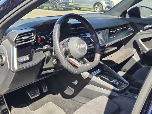 Audi A3 Limousine 35 TFSI S-Line Panoramadak, Rode Stiksels, Alcantara, Matrix, Virtual Cockpit,