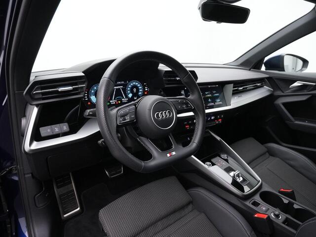 Audi A3 Limousine 35 TFSI 150 pk S-tronic S-Line | Trekhaak | Achteruitrijcamera | Adaptive Cruise | Stoelverwarming | Carplay