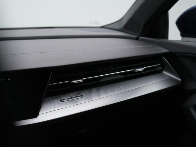 Audi A3 Limousine 35 TFSI 150 pk S-tronic S-Line | Trekhaak | Achteruitrijcamera | Adaptive Cruise | Stoelverwarming | Carplay