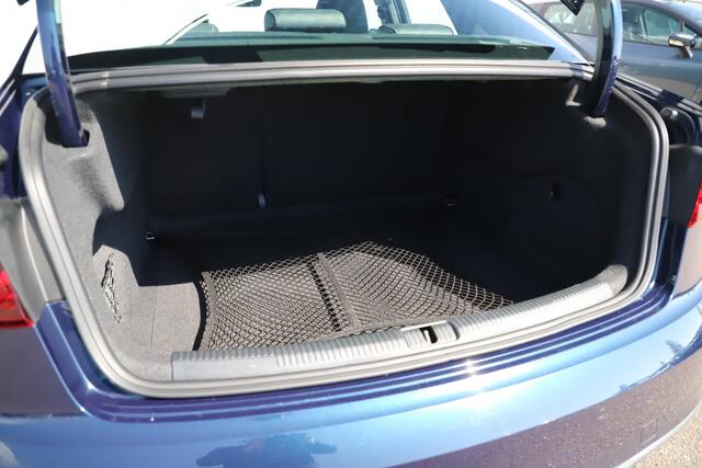 Audi A3 Limousine 35 TFSI CoD Sport S Line Edition Automaat Half Leder 18 inch LMV Navigatie LED Stoelverwarming Clima Cruise Parkeersensor