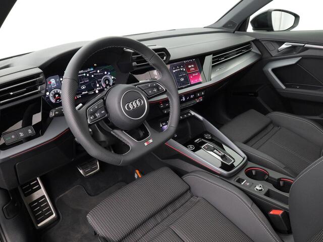 Audi A3 Limousine 30 TFSI S edition | S-Line | Glazen Panoramadak | Lichtpakket plus ambient Light | Warmtewerend glas donker getint |