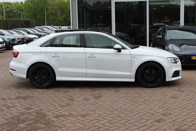 Audi A3 Limousine 35 TFSI CoD Sport S Line Edition / Panoramadak / Virtual Cockpit / Half leder / Navigatie / 18'' / Stoelverwarming / DAB / Cruise Control