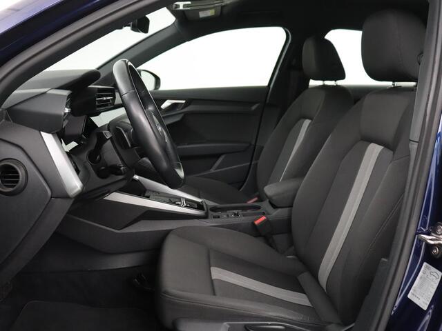 Audi A3 30 TFSI Advanced edition | Stoelverwarming | Adaptive cruise | Keyless | Camera | Carplay | Audi Sound | Full LED | Climate control | Virtual Cockpit | Parkeerhulp