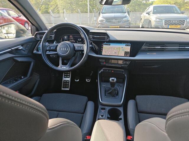 Audi A3 Limousine 30 TFSI 110pk S edition / 2X S-Line / Navigatie / Climatecontrol / Parkeersensoren achter / 17'' LMV