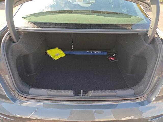 Audi A3 Limousine 30 TFSI 110pk S edition / 2X S-Line / Navigatie / Climatecontrol / Parkeersensoren achter / 17'' LMV
