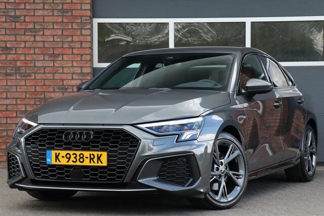 Audi A3 Limousine 35 TFSI S edition zwart optiek