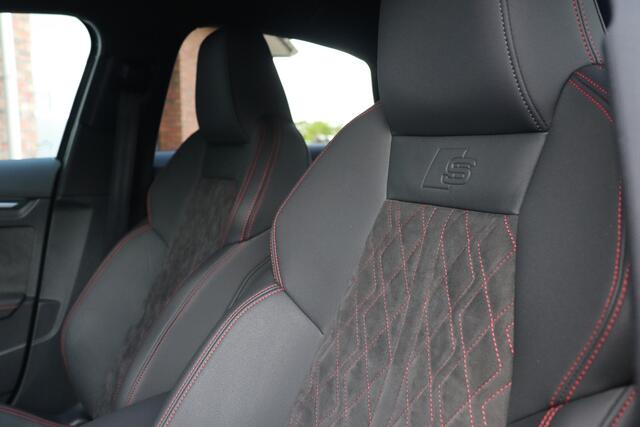 Audi A3 Limousine 35 TFSI S edition zwart optiek