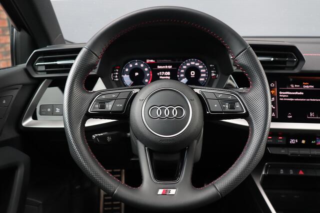 Audi A3 Limousine 35 TFSI S edition zwart optiek