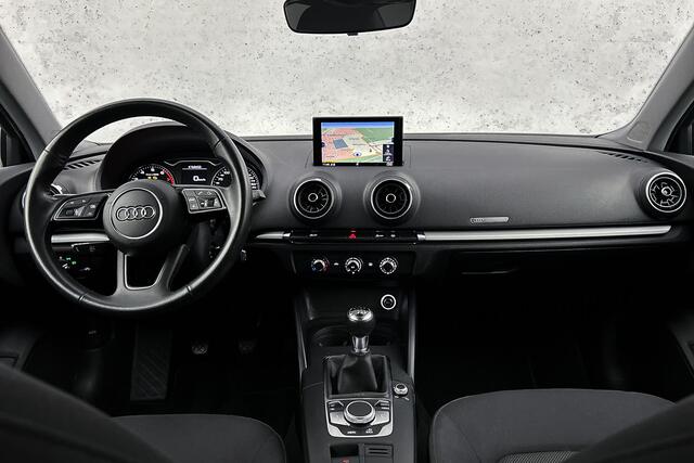 Audi A3 Limousine 30 TFSI Pro Line | Cruise control | Lichtmetalen velgen | Navigatie | Parkeersensoren